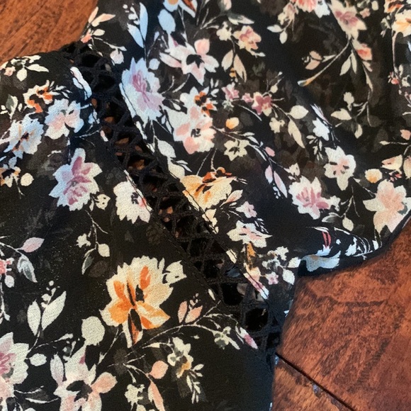 NWT WHBM Off the Shoulder Top - Picture 3 of 6